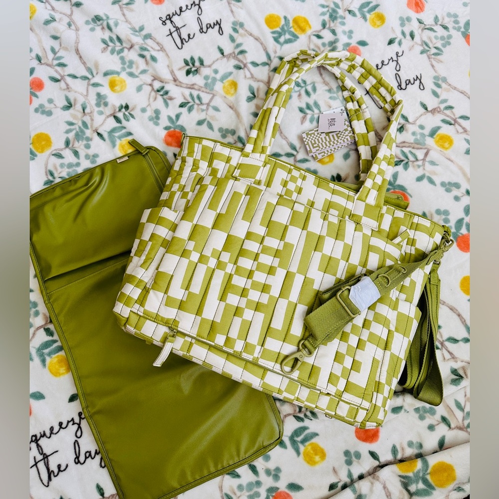 Beis x Elsa baby bag The Tote in Play Date - NWT *PLEASE READ*